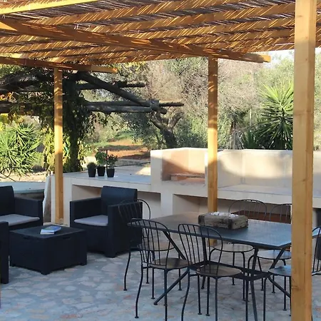 Il Pangolo Con Trullo Vicino Al Mare Carovigno