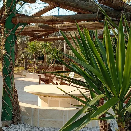 Il Pangolo Con Trullo Vicino Al Mare Carovigno